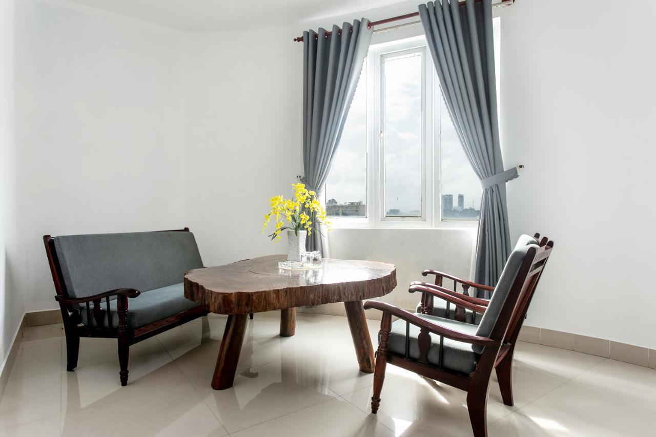 Oyo 557 Phi Yen Hotel Da Nang Esterno foto
