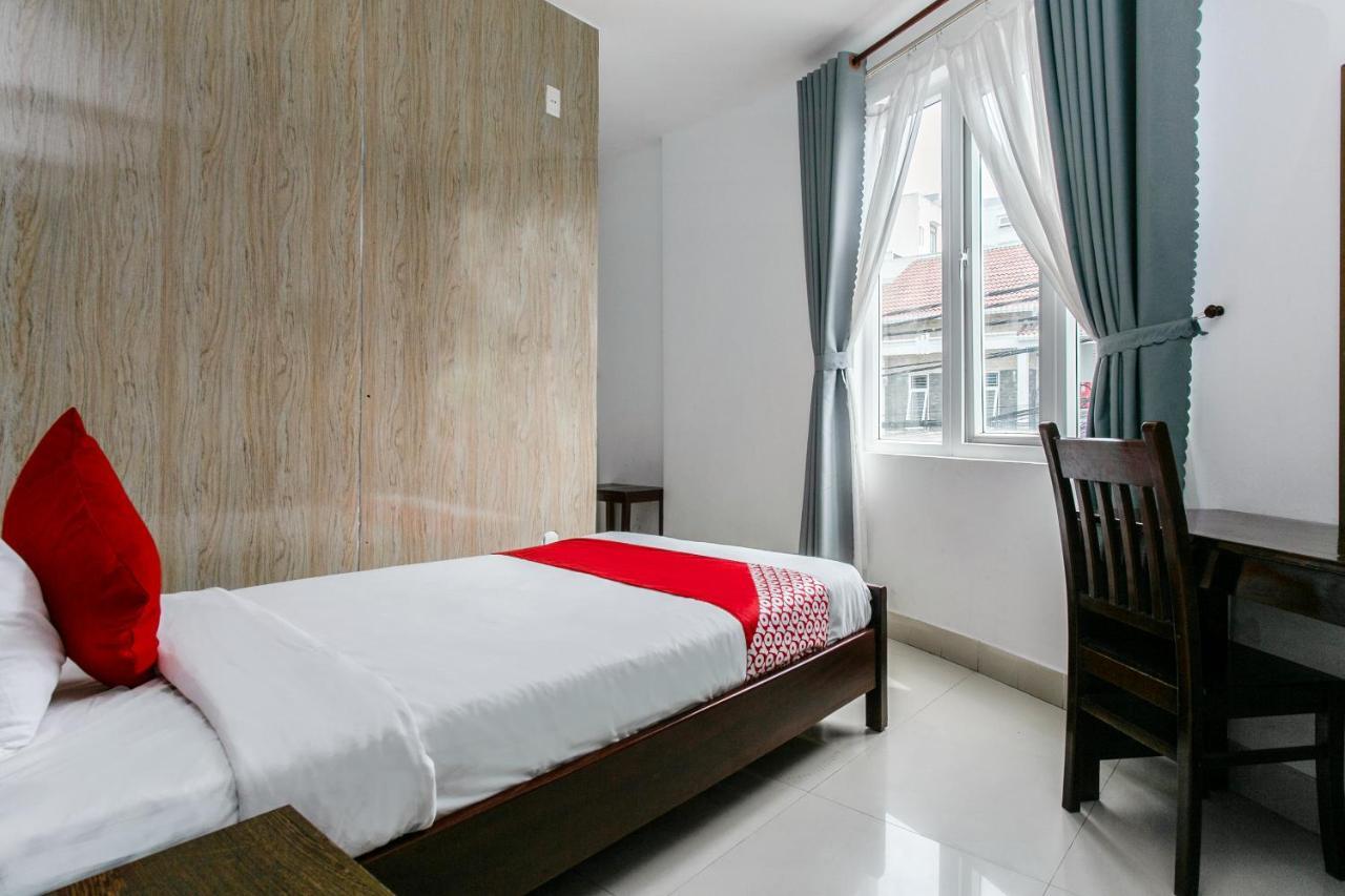 Oyo 557 Phi Yen Hotel Da Nang Esterno foto